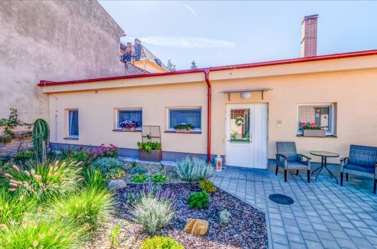 ul. nádražní posezení